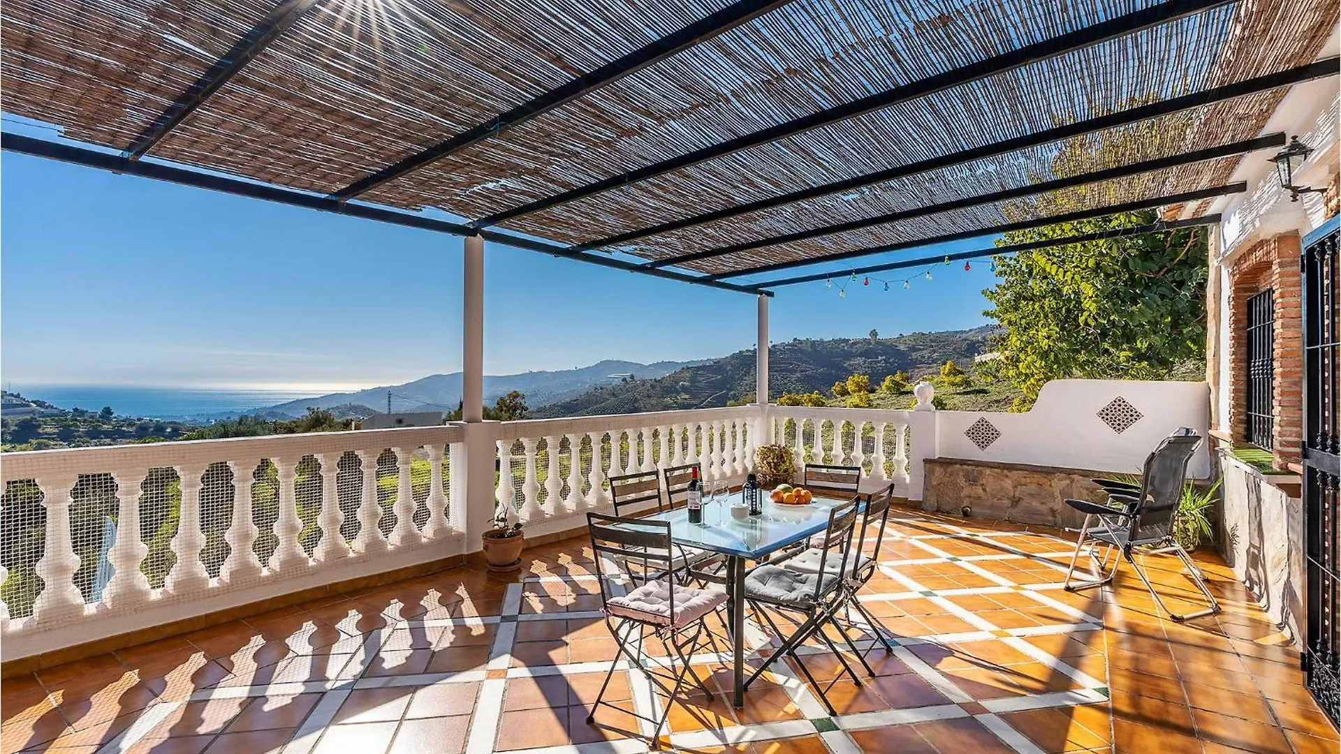 Сasa de vacaciones Amazing Home In Frigiliana With Kitchen